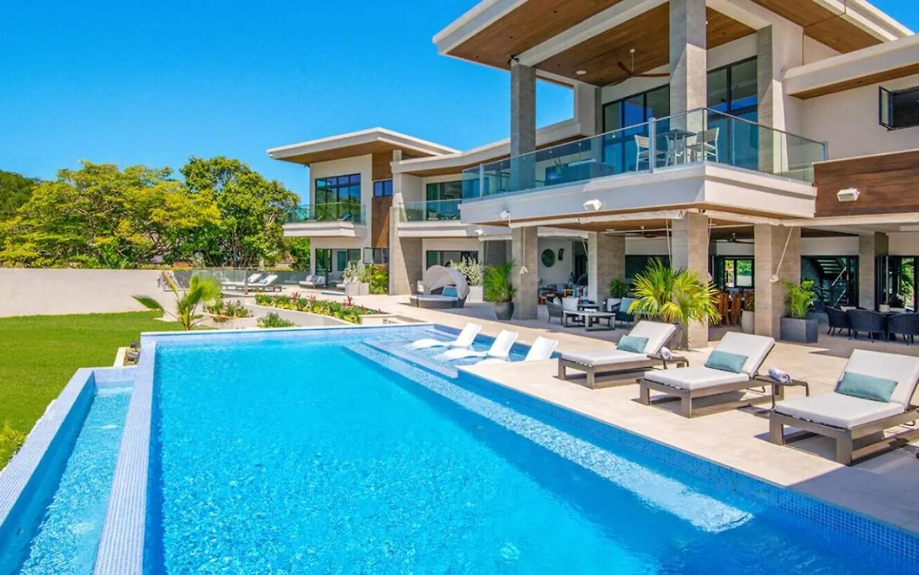 Happy Hour Villa Luxury Beachfront Retreat Ocho Rios