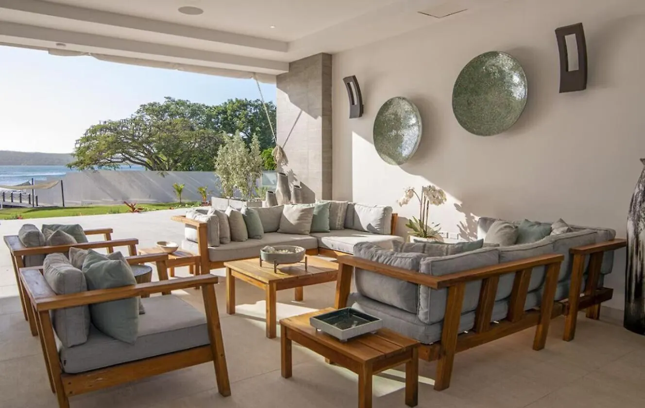 Happy Hour Villa Luxury Beachfront Retreat Ocho Rios