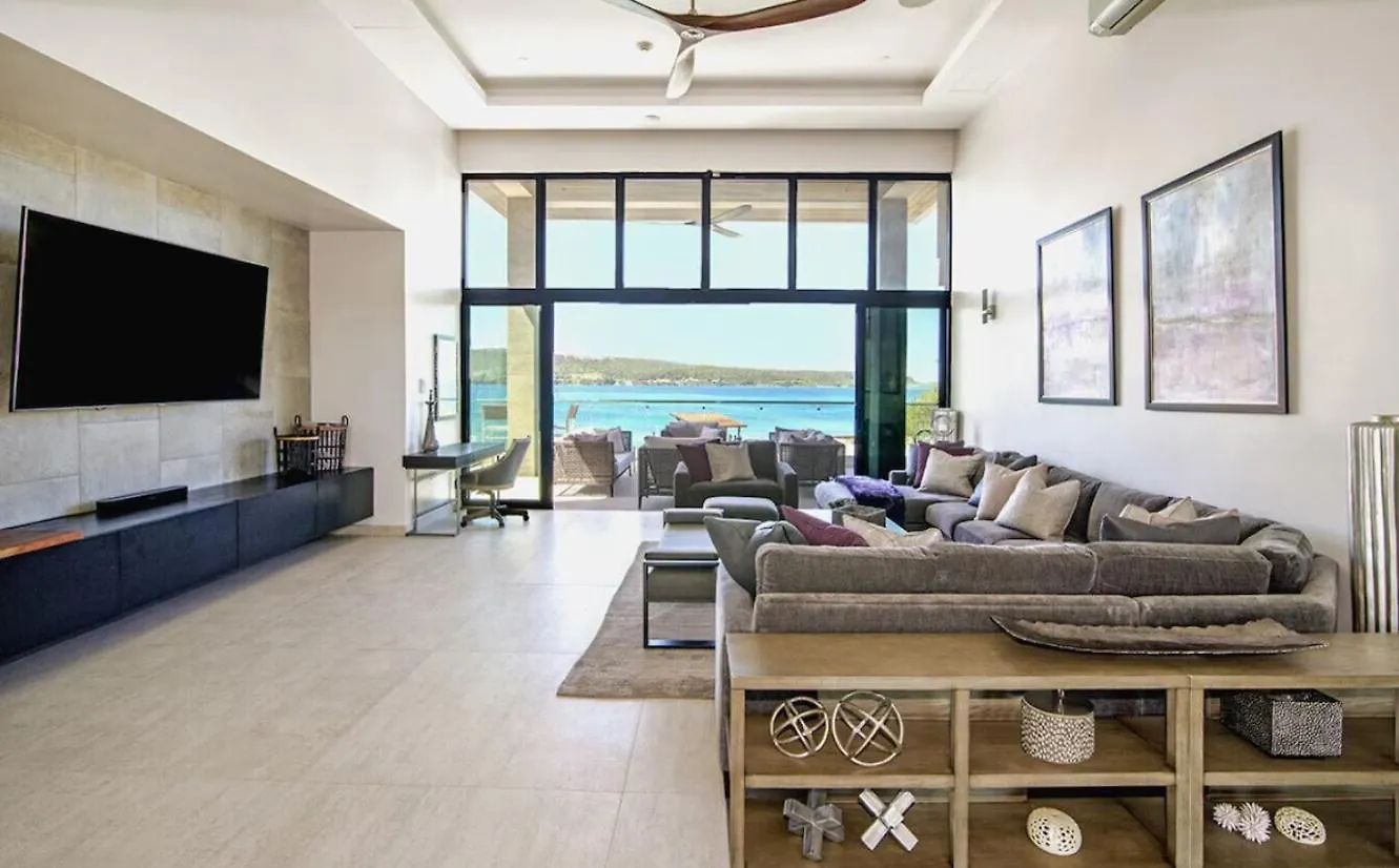 Happy Hour Villa Luxury Beachfront Retreat Ocho Rios